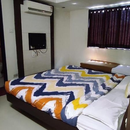 Hotel Sai Vasant Vihar Shirdi Exterior foto