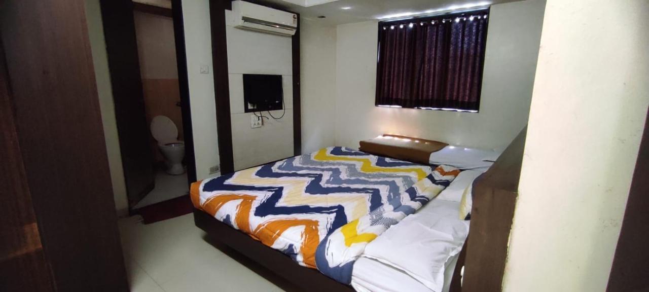 Hotel Sai Vasant Vihar Shirdi Exterior foto